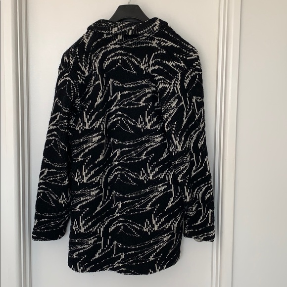 Women’s black and white print sweater jacket - Picture 2 of 4